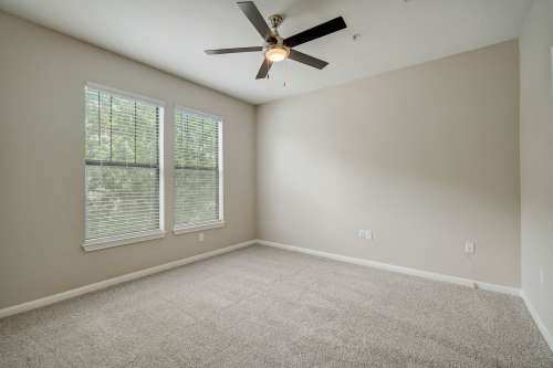 S Bed Las Brisas Apartment Homes 82